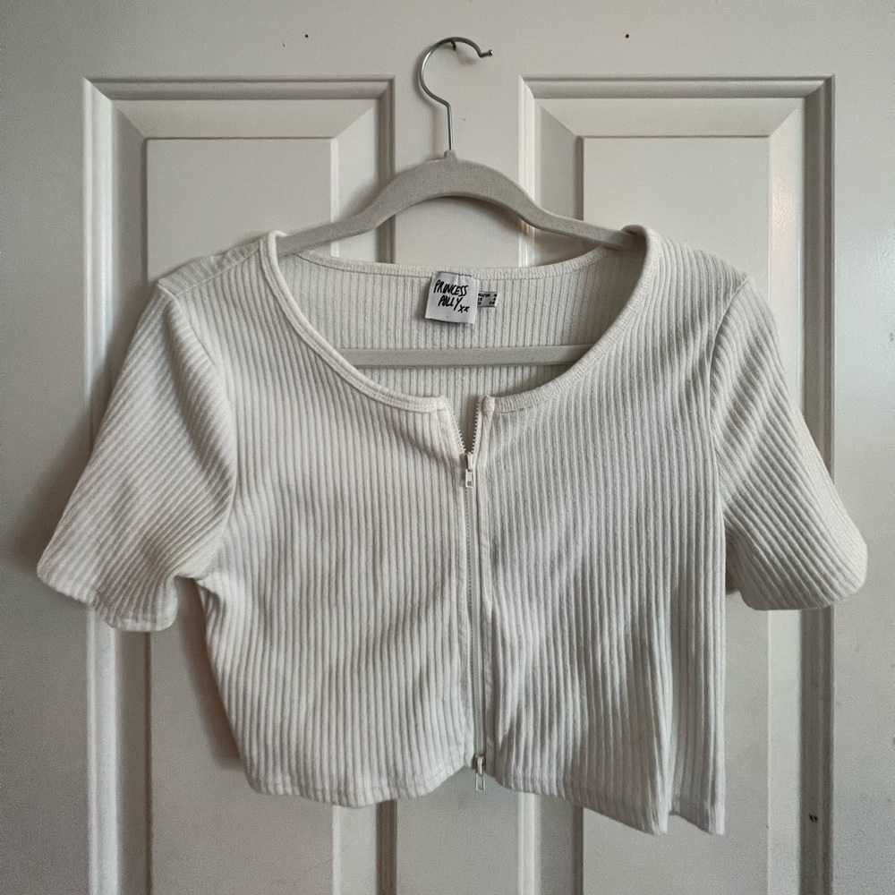 Princess Polly crop top with zipper.